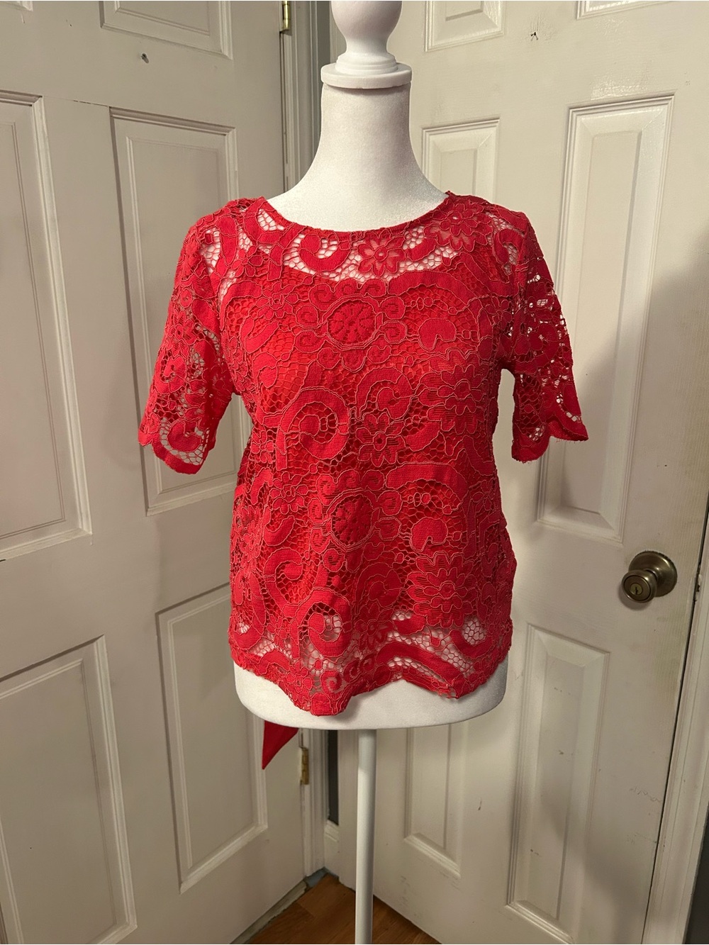 Nanette Lepore Red Floral Lace Short Sleeve Top With Tie Keyhole Back